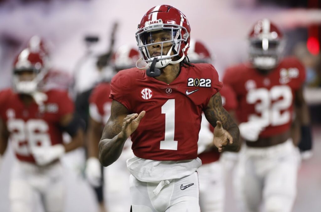 Steelers go on the offensive in exclusive mock draft Win now of seven rounds from