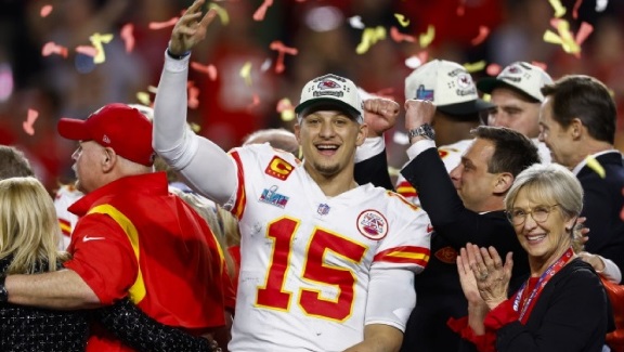 After drinking excessively, Patrick Mahomes loses the Vince Lombardi in ...